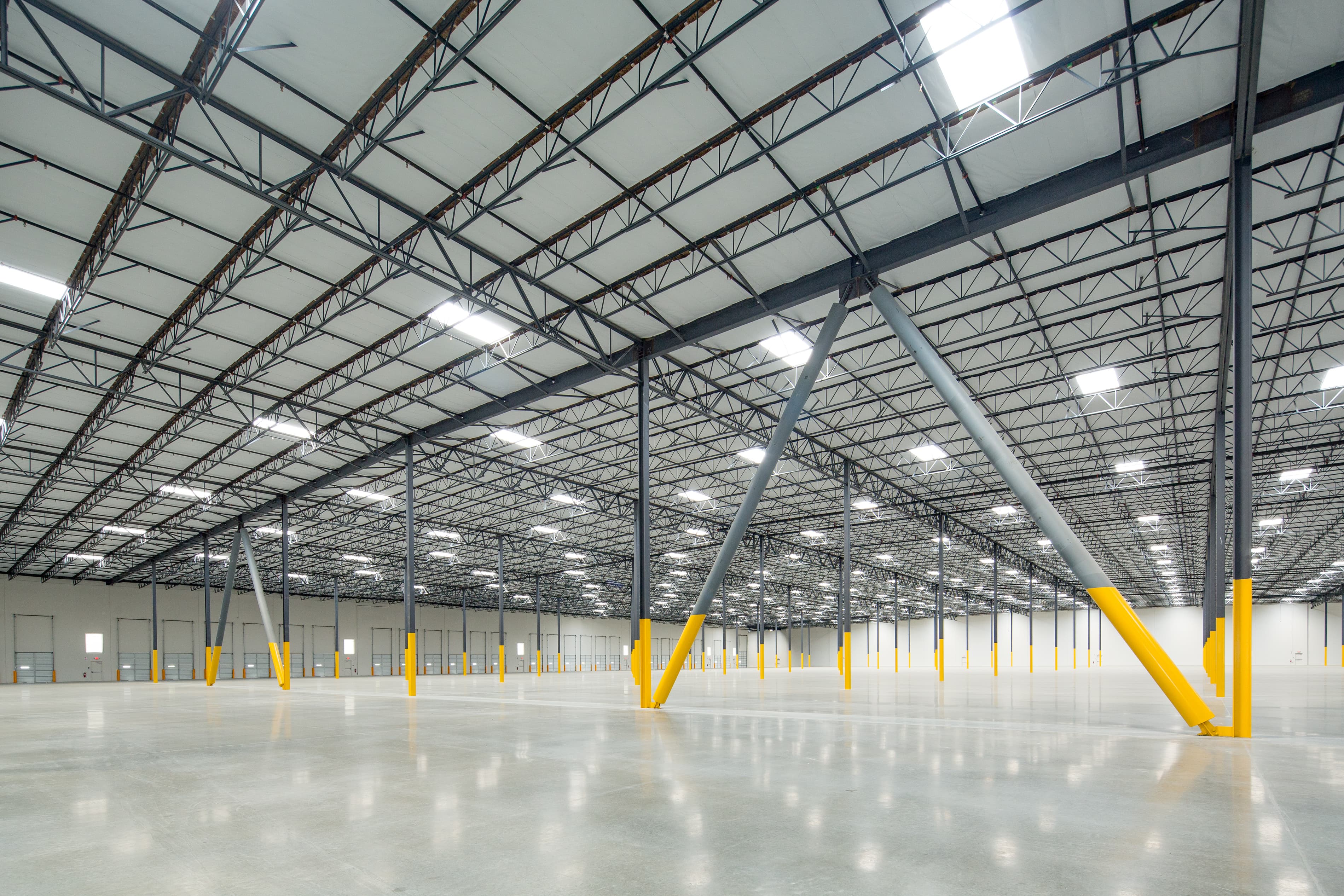 Cross-dock warehouse interior with 36-foot clear height and structural steel